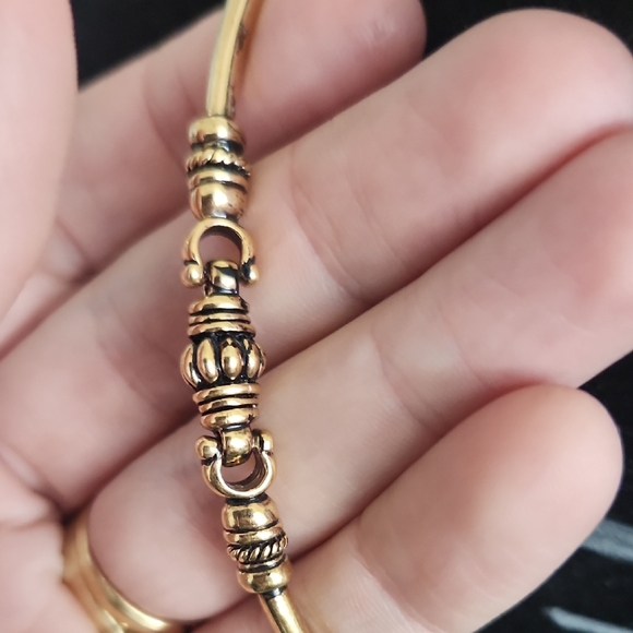 Vintage Nina Ricci For Avon Gold Necklace with Purple Gem - Picture 4 of 7